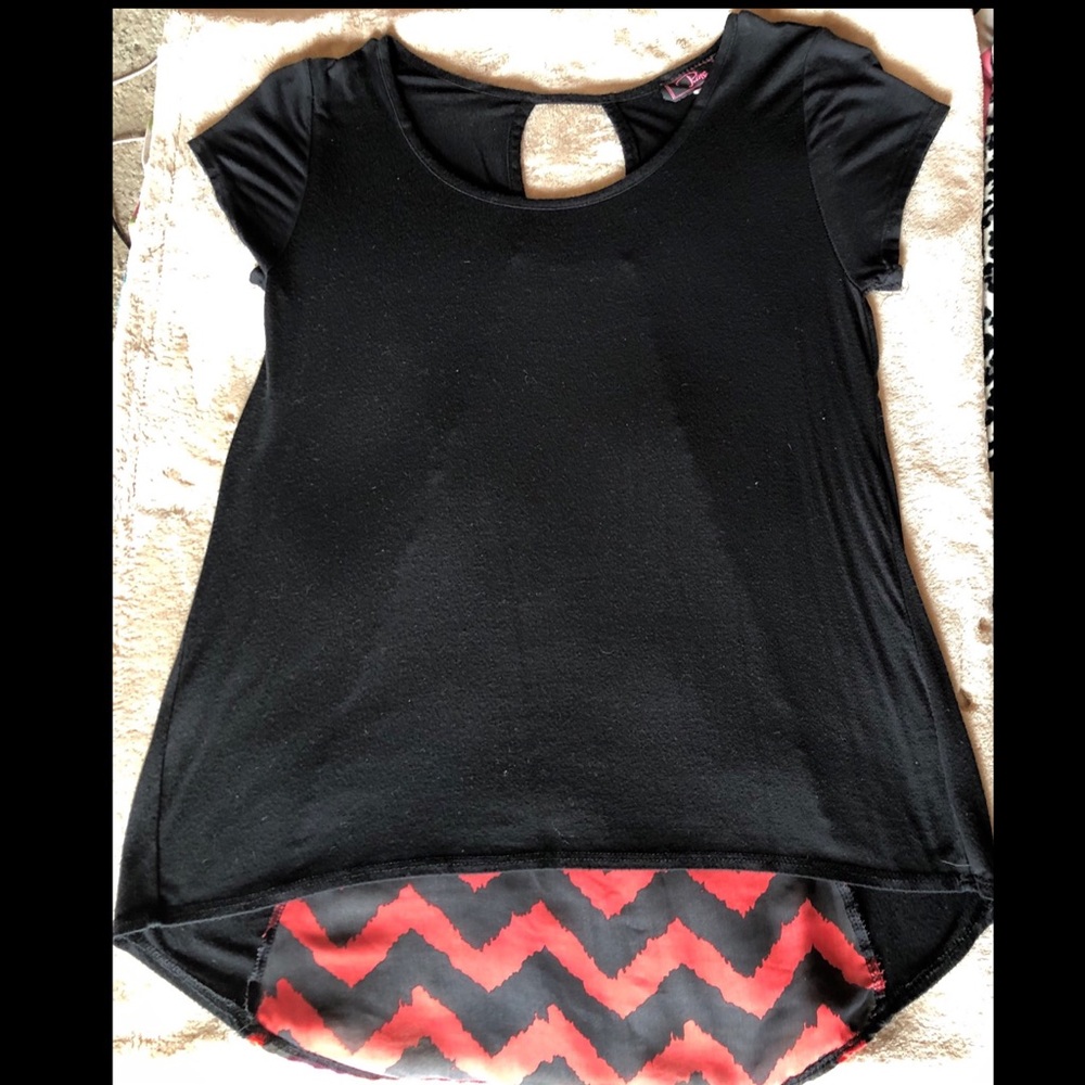 Black High-Low Top W/Sheer Red&Black Chevron Back